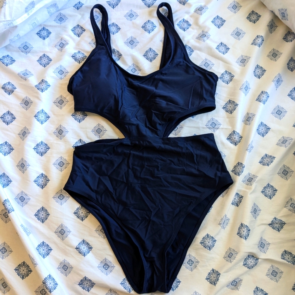 Aerie cutout one-piece